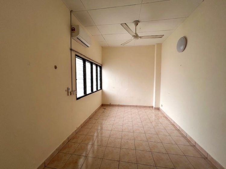 House for Sale near Ekocheras Mall