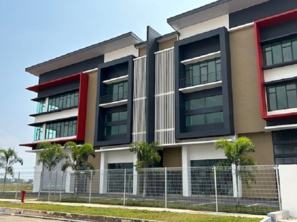 Experience Growth and Success at Serenia Industrial Park
