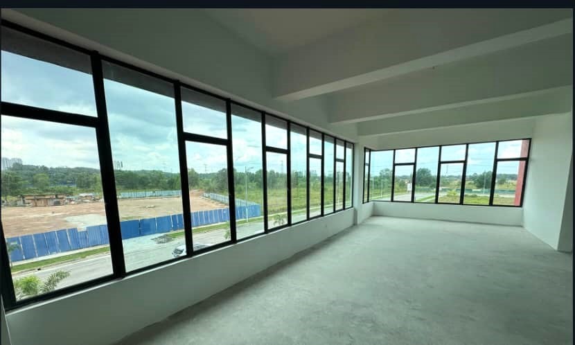Experience Growth and Success at Serenia Industrial Park