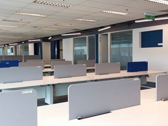 PFCC Puchong Corporate Office Centre, LRT and amenities