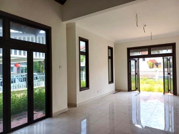 Bandar Kinrara BK9 - Bungalow House for Sale, Puchong
