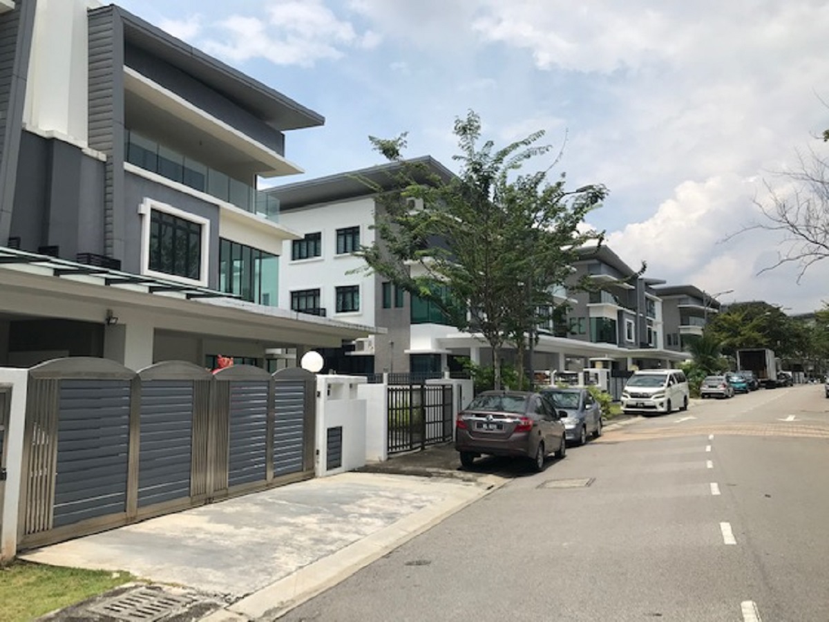 Akira Puchong - 3 story G&G Semi-d Houses Puchong - Review