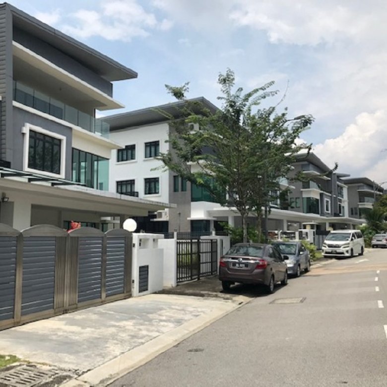 Akira Puchong Semi-D House for Sale 5+1 Bedrooms, 4596 sq ft
