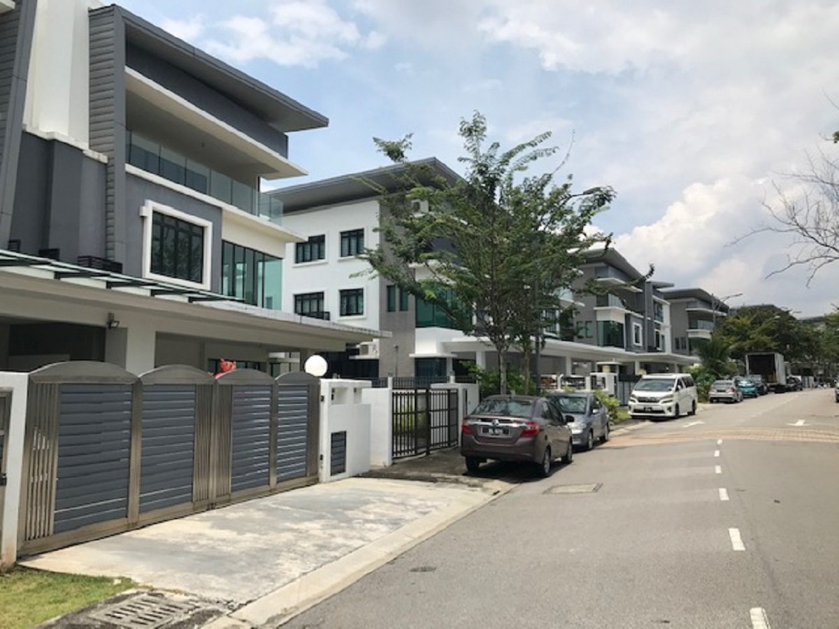 Akira Puchong Semi-D House for Sale 5+1 Bedrooms, 4596 sq ft