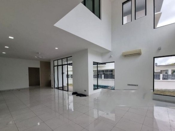 Akira Puchong Semi-D House for Sale 5+1 Bedrooms, 4596 sq ft