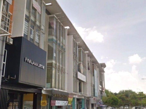 Bandar Baru Bangi Shop for Sale 4.5-storey featuring lift