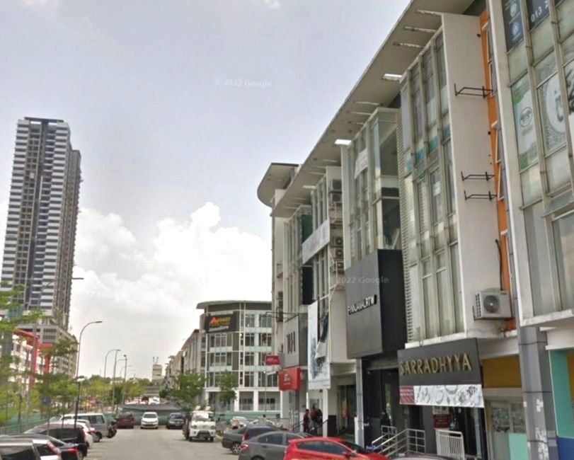 Bandar Baru Bangi Shop for Sale 4.5-storey featuring lift