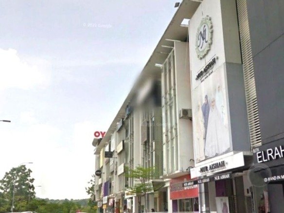 Bandar Baru Bangi Shop for Sale 4.5-storey featuring lift
