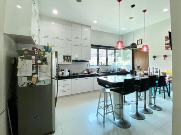 Subang Jaya Bungalow for Rent | Spacious with Pool