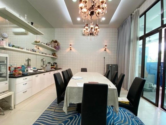 Subang Jaya Bungalow for Rent | Spacious with Pool