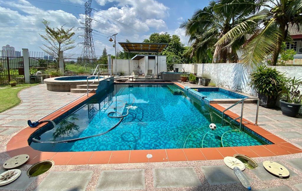 Subang Jaya Bungalow for Rent | Spacious with Pool