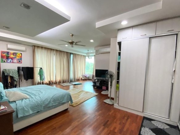 Subang Jaya Bungalow for Rent | Spacious with Pool