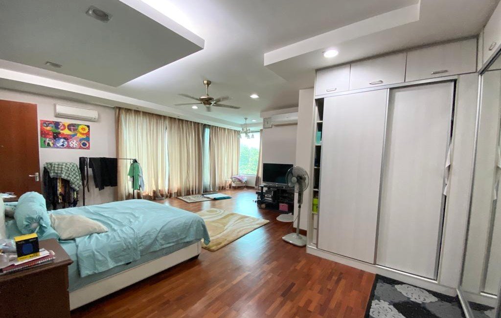 Subang Jaya Bungalow for Rent | Spacious with Pool