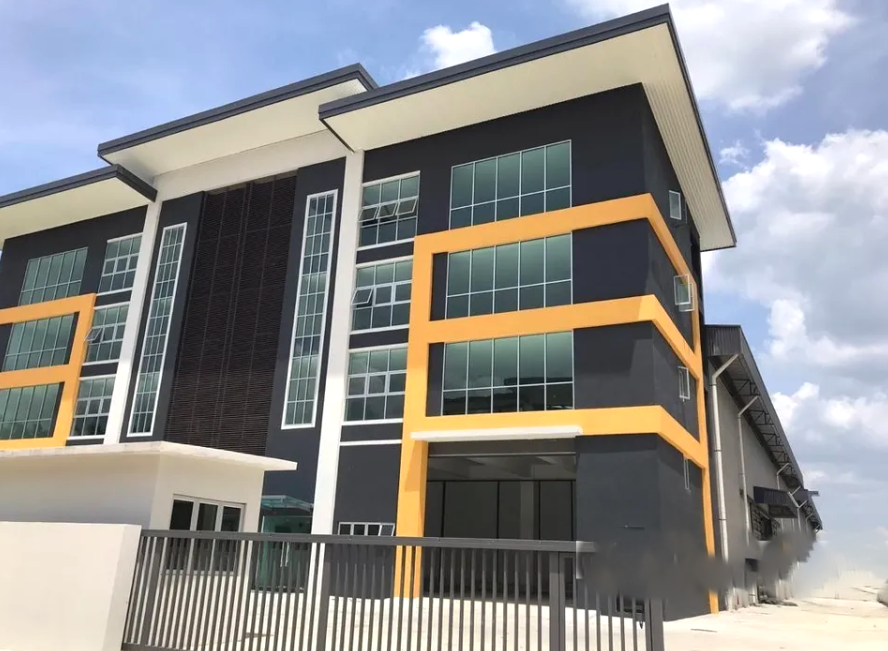 3-Storey Semi-d factory for Rent in Klang with Mezzanine floor