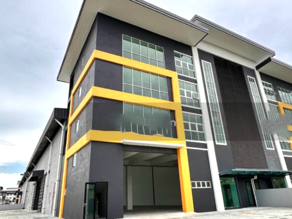 3-Storey Semi-d factory for Rent in Klang with Mezzanine floor