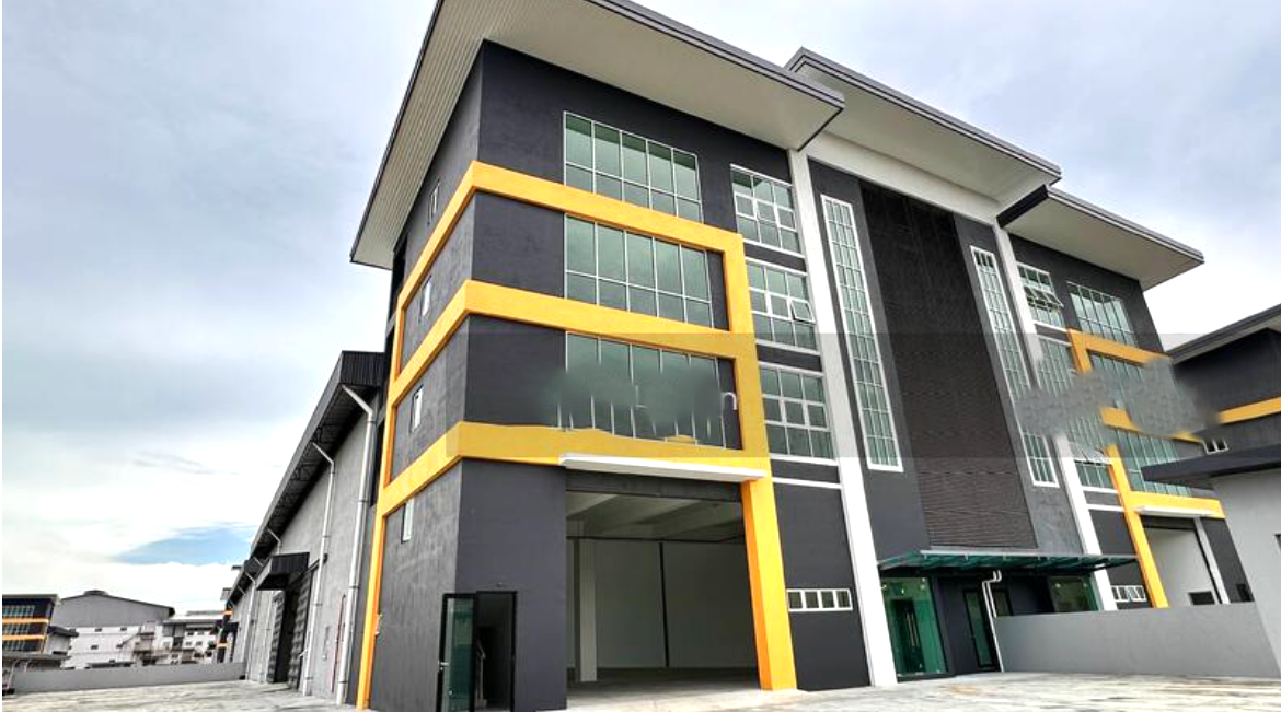 3-Storey Semi-d factory for Rent in Klang with Mezzanine floor