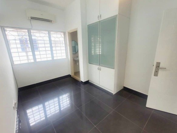 BK5 House for Sale Puchong | Near Amenity | LRT & Pavilion Mall