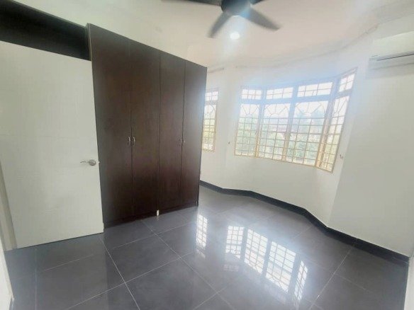 BK5 House for Sale Puchong | Near Amenity | LRT & Pavilion Mall