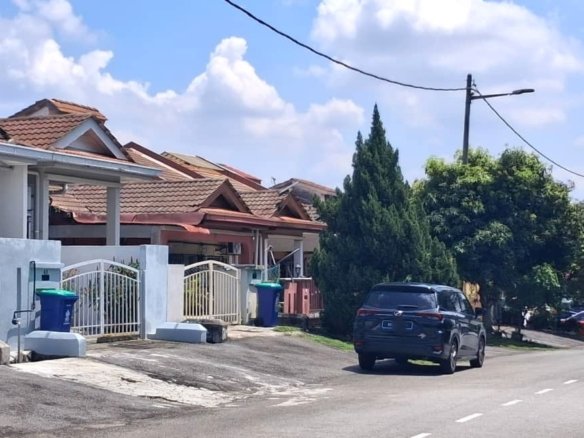 One Story House for Sale in Puncak Jalil Affordable Landed Home