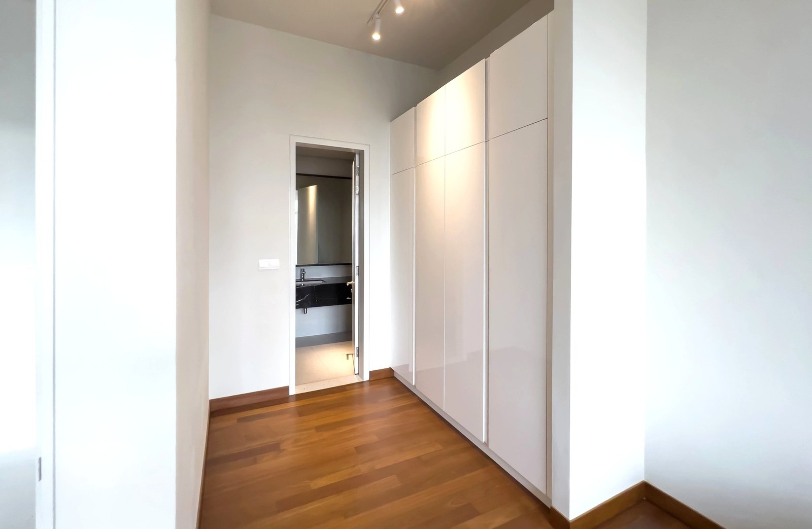 Oxford Residence for Rent KL 3+1 Bedrooms Fully Furnished