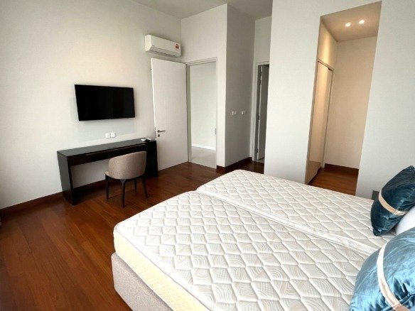 Oxford Residence @ Pavilion Embassy | 2+1 Bedrooms, Furnished