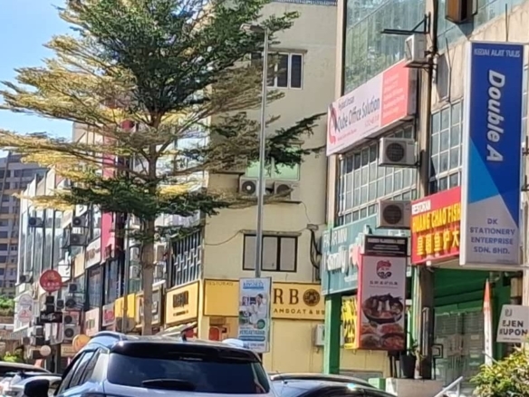 Bandar Puteri Puchong Corner Office for Rent with Lift