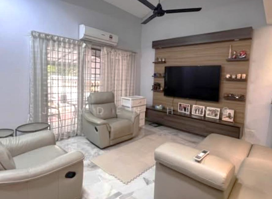 USJ 11 House for Sale - Freehold Extended Kitchen, Subang Jaya