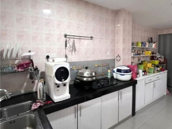 USJ 11 House for Sale - Freehold Extended Kitchen, Subang Jaya