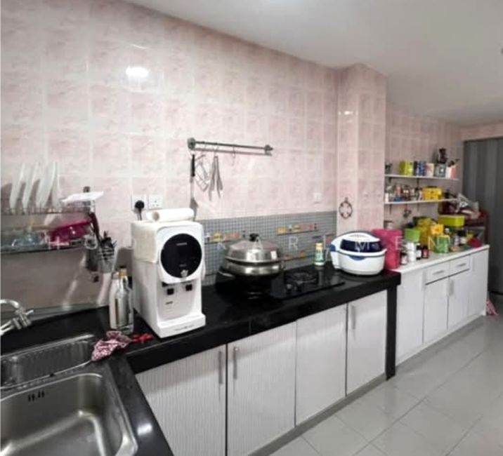 USJ 11 House for Sale - Freehold Extended Kitchen, Subang Jaya