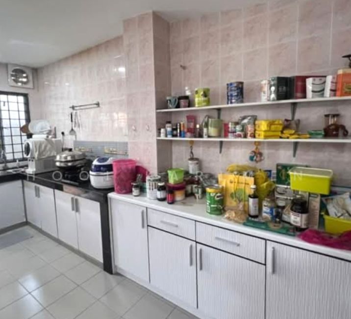 USJ 11 House for Sale - Freehold Extended Kitchen, Subang Jaya