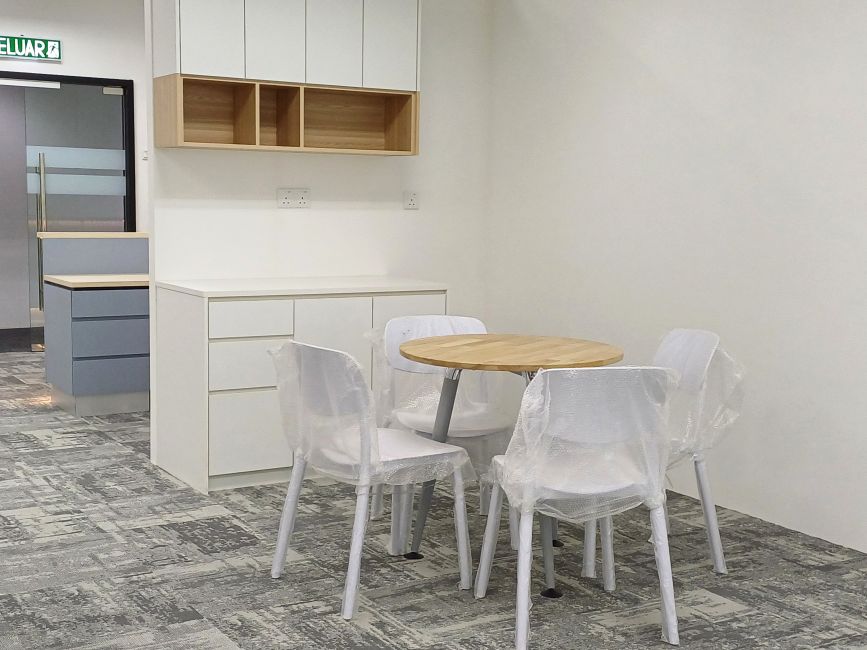 PFCC Puchong Office for Rent Near LRT, Secure & Ample Parking