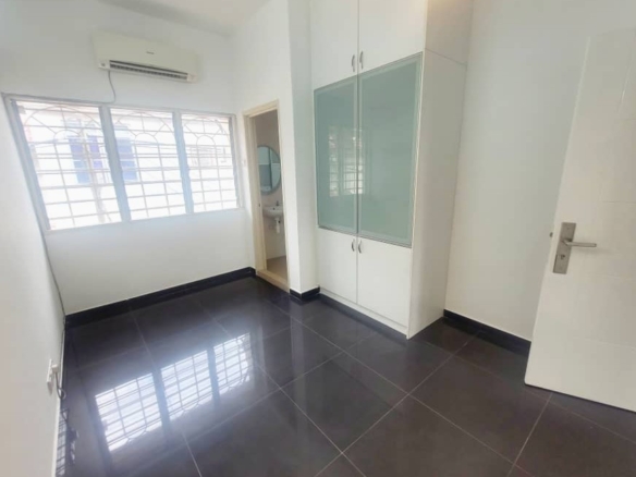 4 Bedrooms House for Rent in Bandar Kinrara LRT & Pavilion Mall