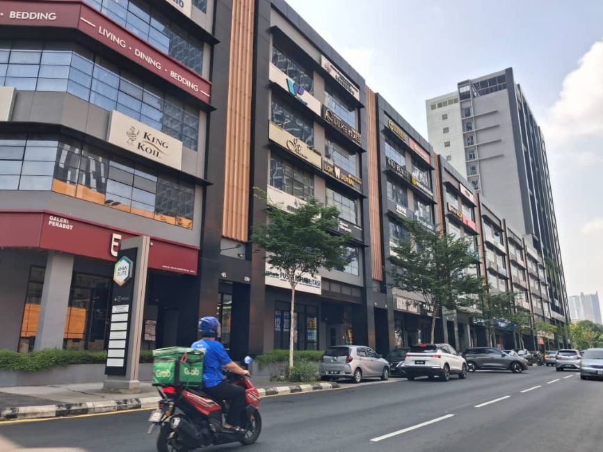 Aman Elite Cheras Ground floor Shop for Rent Main Road Frontage