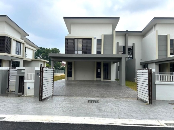 Freehold Semi d House for Sale in Bandar Kinrara, Selangor