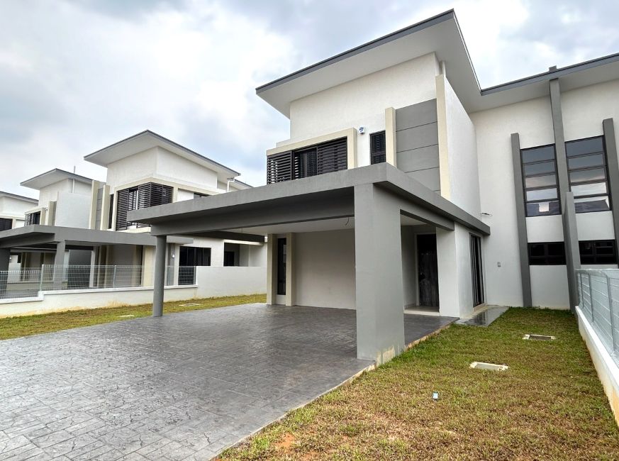 Freehold Semi d House for Sale in Bandar Kinrara, Selangor